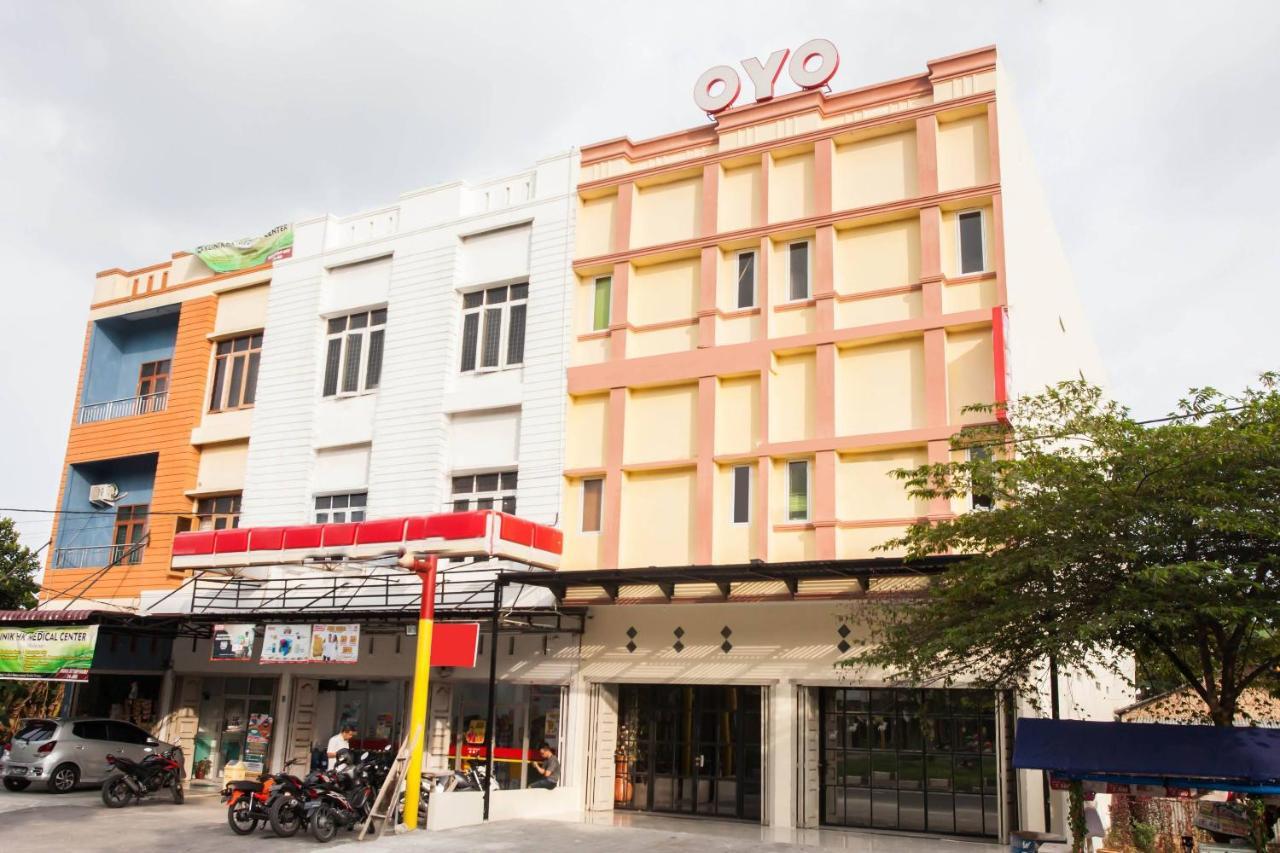 Oyo 2361 Hotel Winston Glugur Eksteriør billede