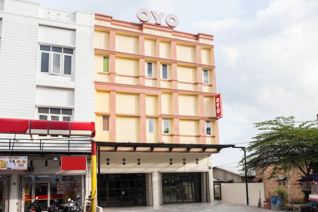 Oyo 2361 Hotel Winston Glugur Eksteriør billede