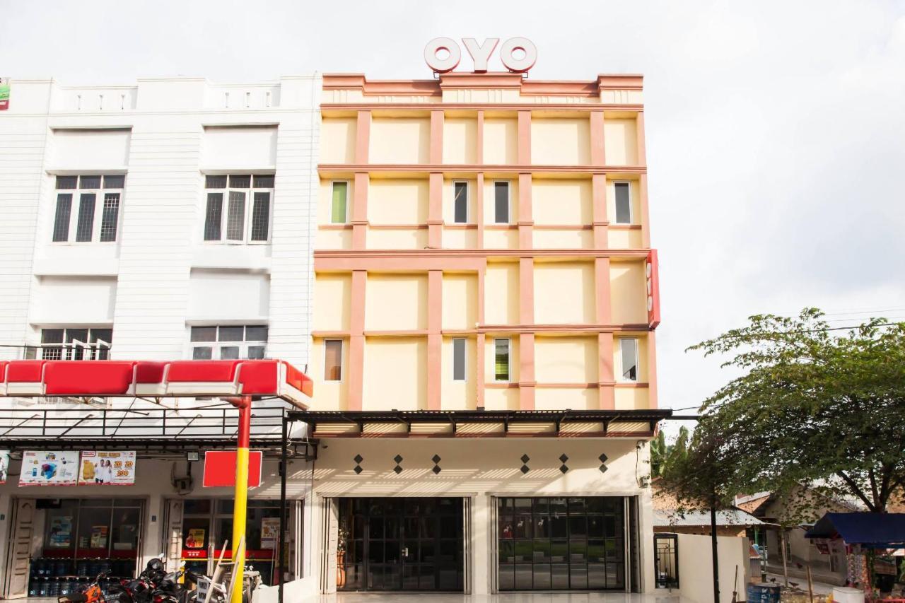 Oyo 2361 Hotel Winston Glugur Eksteriør billede